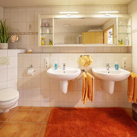 Wilhelm Appartements 100Qm Im Zentrum Brackenheim Naehe Tripsdrill Extérieur photo
